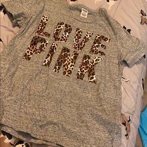 Vs pink leopard tee medium